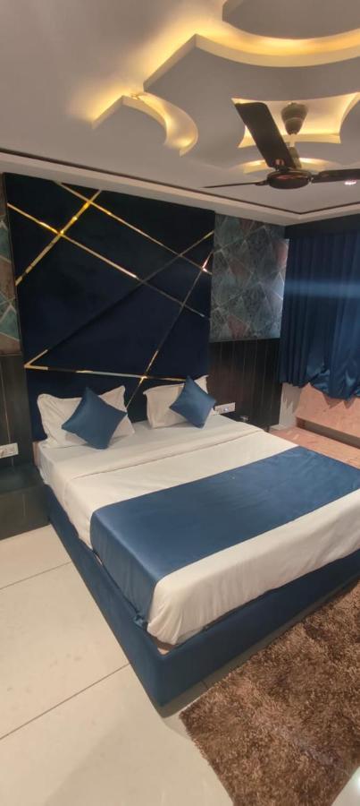 Prime View Hotel อาเมดาบัด ภายนอก รูปภาพ