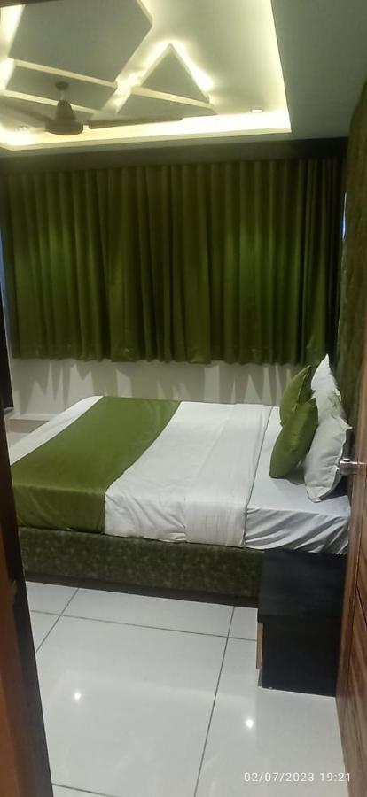 Prime View Hotel อาเมดาบัด ภายนอก รูปภาพ