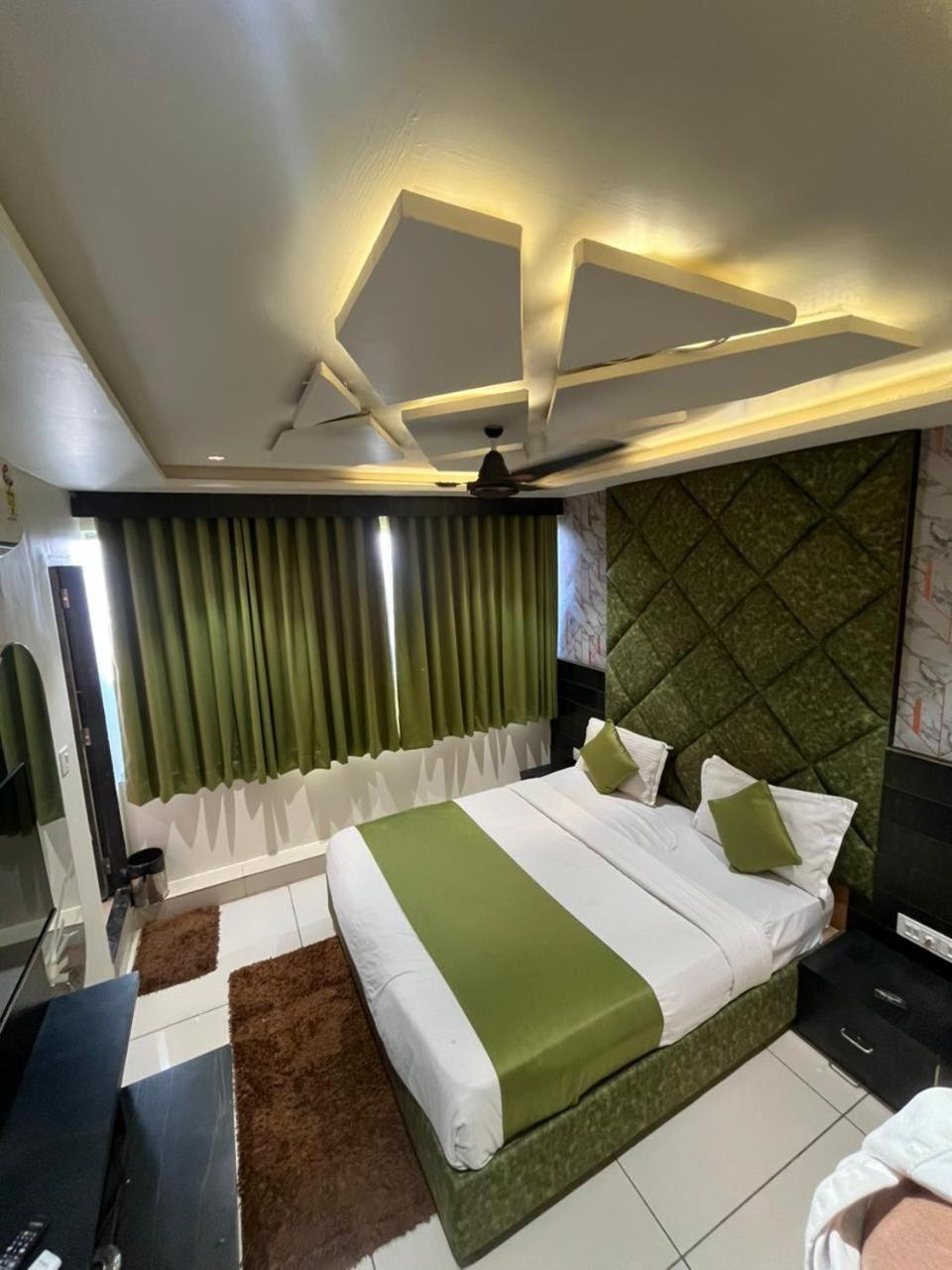 Prime View Hotel อาเมดาบัด ห้อง รูปภาพ