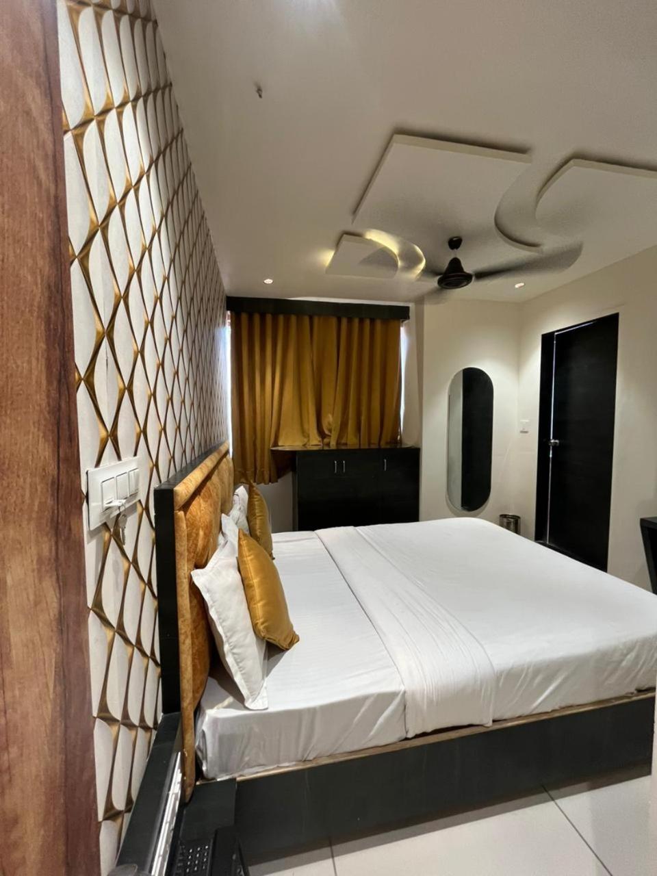 Prime View Hotel อาเมดาบัด ห้อง รูปภาพ