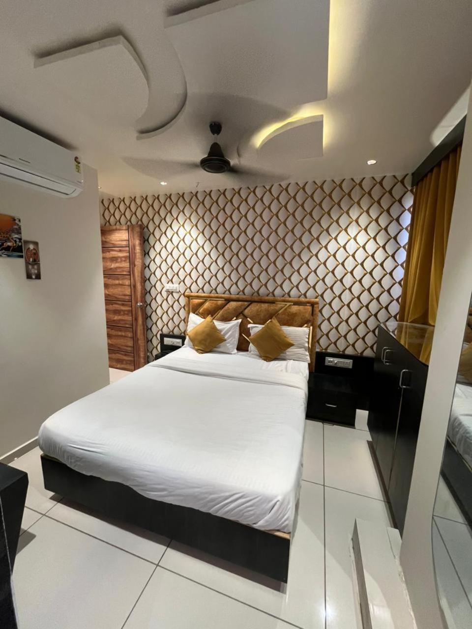 Prime View Hotel อาเมดาบัด ห้อง รูปภาพ